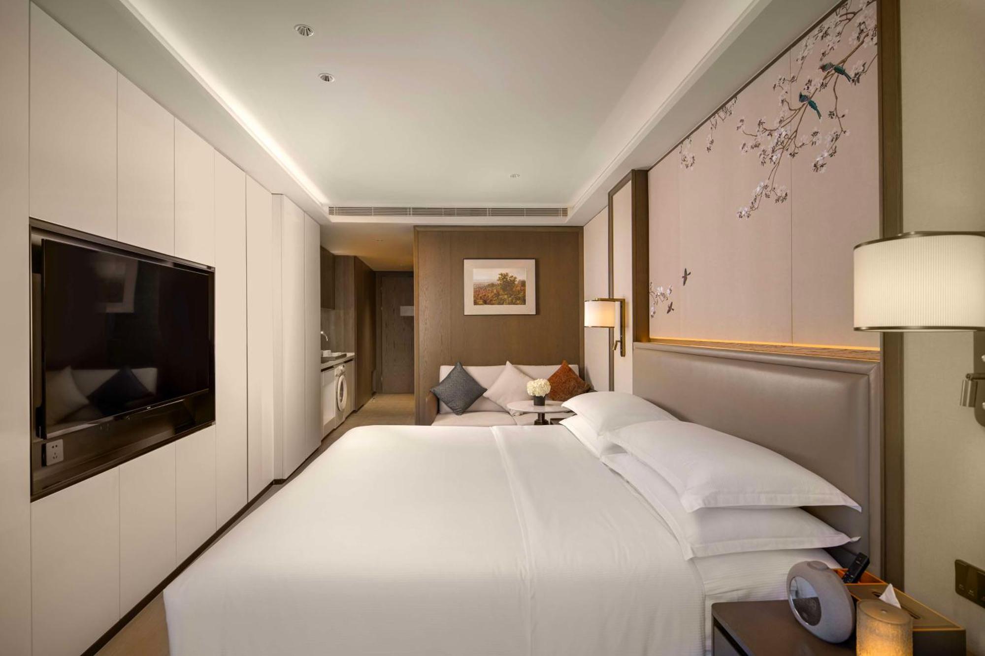 Yuexiu Hotel Guangzhou, Curio Collection By Hilton Zewnętrze zdjęcie