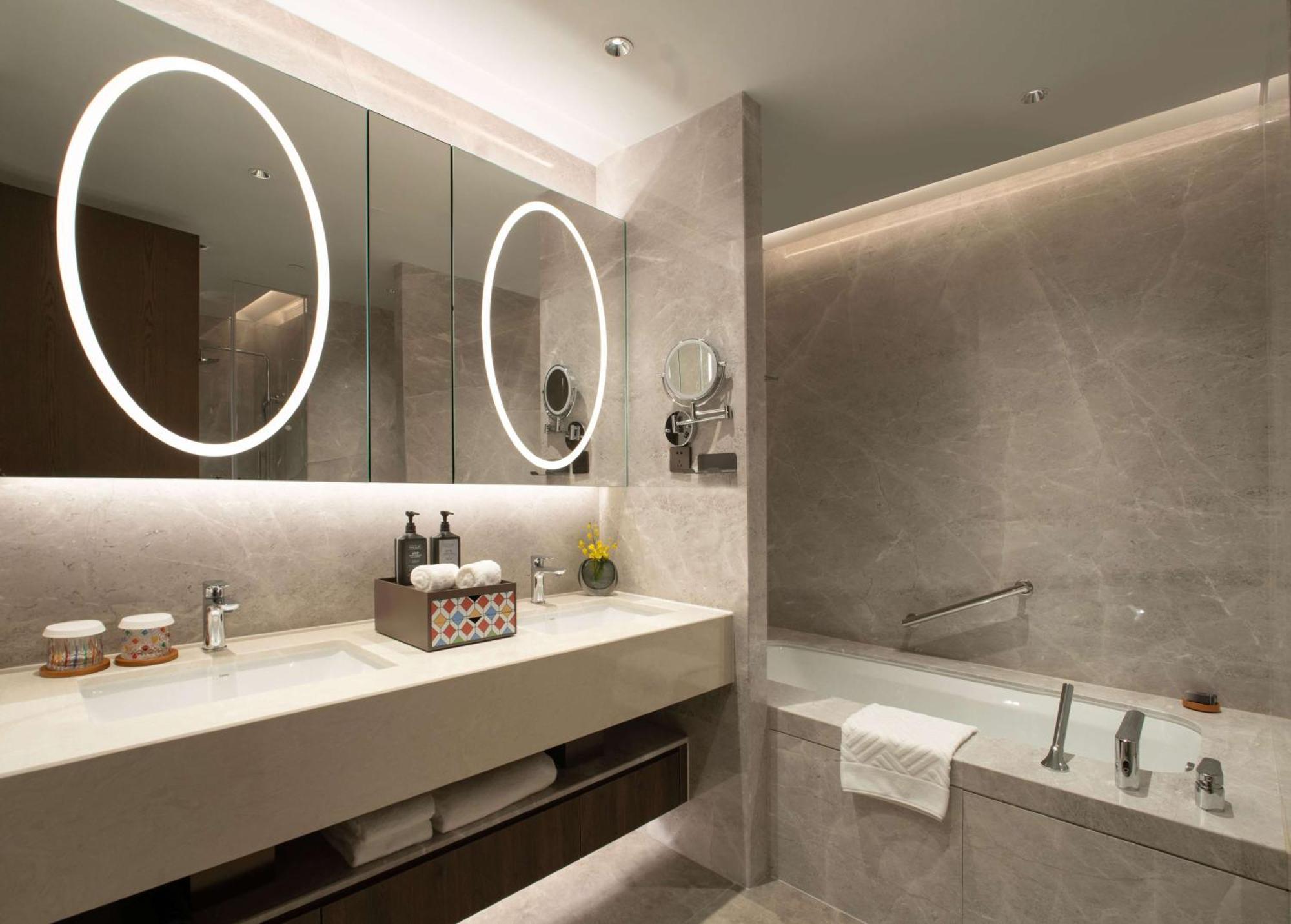 Yuexiu Hotel Guangzhou, Curio Collection By Hilton Zewnętrze zdjęcie