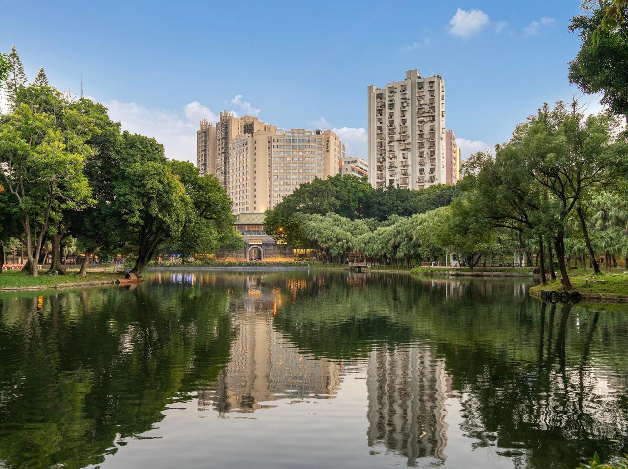 Yuexiu Hotel Guangzhou, Curio Collection By Hilton Zewnętrze zdjęcie