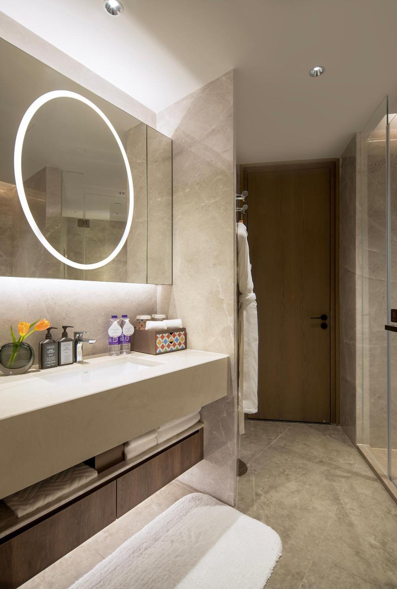 Yuexiu Hotel Guangzhou, Curio Collection By Hilton Zewnętrze zdjęcie