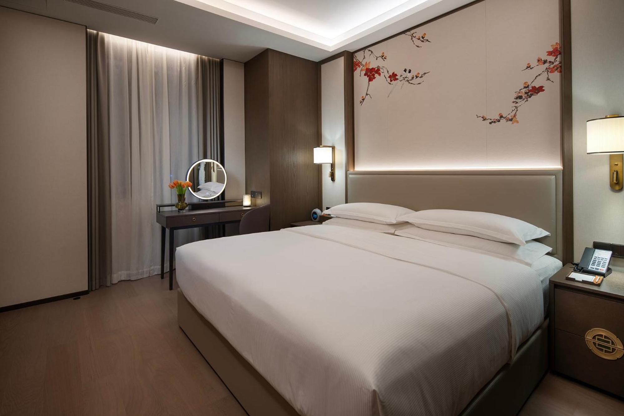 Yuexiu Hotel Guangzhou, Curio Collection By Hilton Zewnętrze zdjęcie