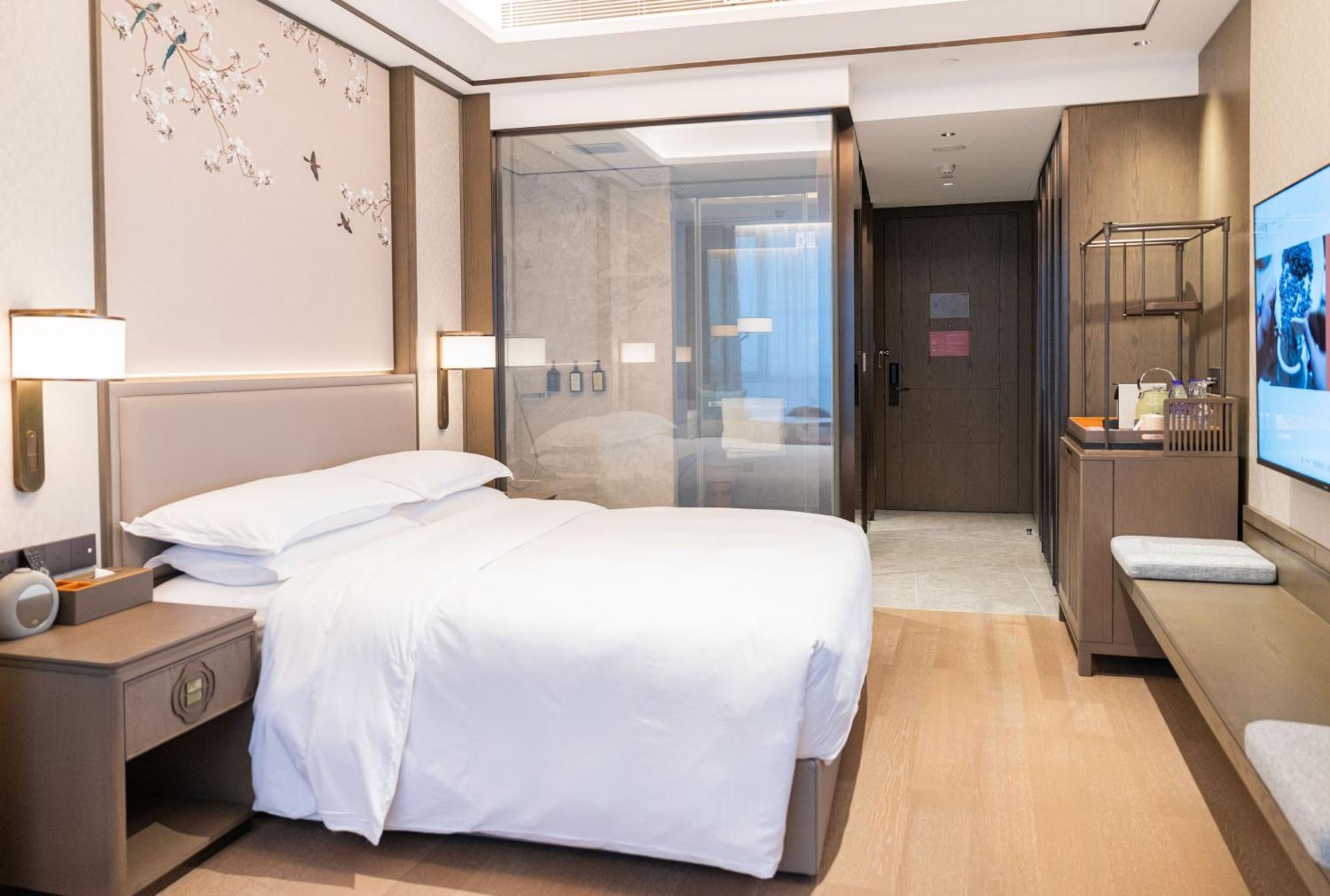 Yuexiu Hotel Guangzhou, Curio Collection By Hilton Zewnętrze zdjęcie