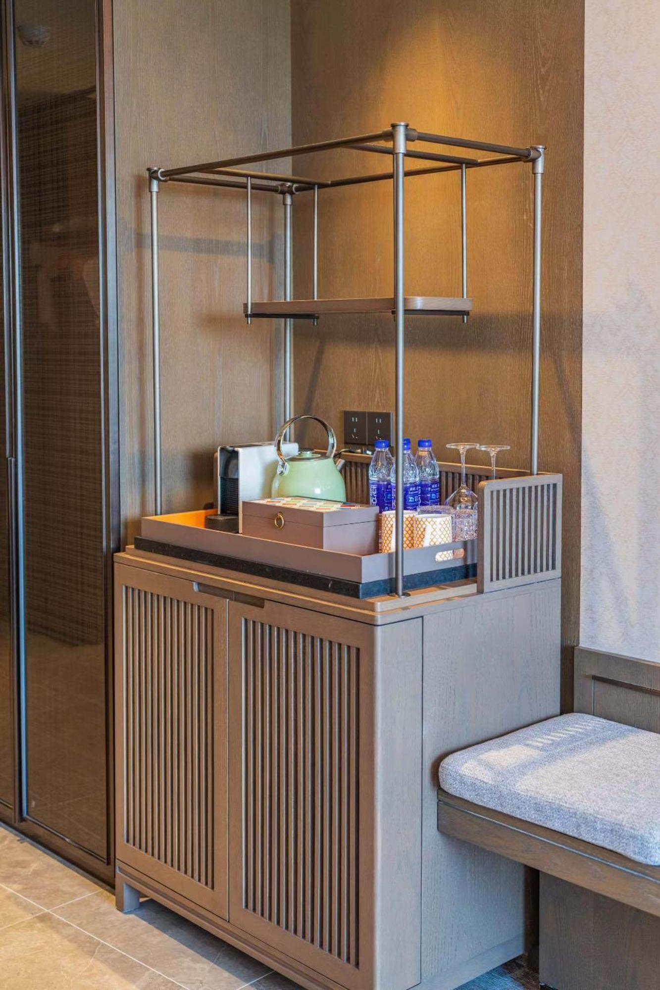 Yuexiu Hotel Guangzhou, Curio Collection By Hilton Zewnętrze zdjęcie