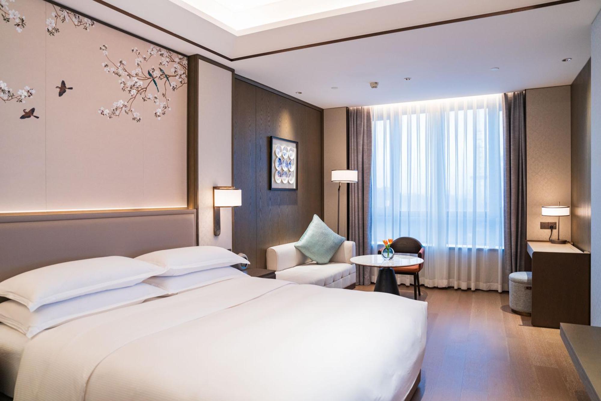 Yuexiu Hotel Guangzhou, Curio Collection By Hilton Zewnętrze zdjęcie